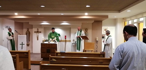 Messe dans un placard au Grand S�minaire de Montr�al.