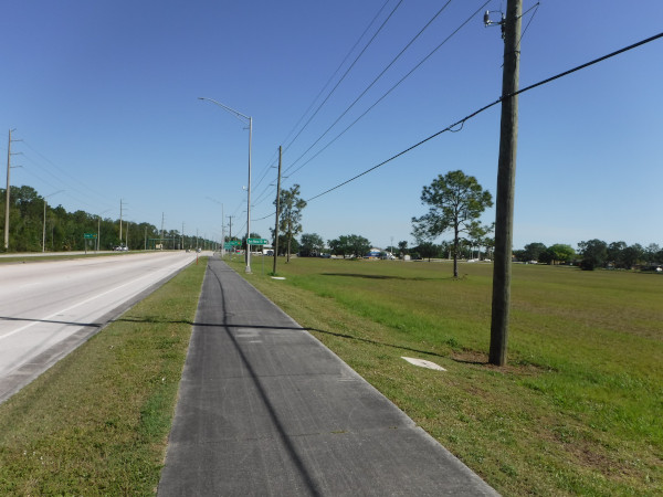 Premi�re mention de l'existence de Ave Maria sur un panneau. On va tourner vers l'est.