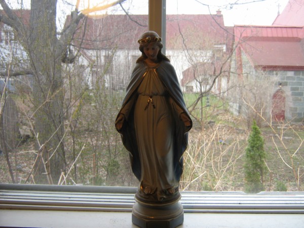 Le terrain et les b�timents de la paroisse anglicane de St-Michael-de-Sillery, vu de ma chambre � coucher.