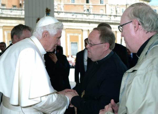 L'abb� Beno�t avec l'autre Beno�t.