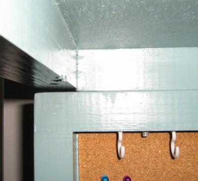 Une cons�quence des in�galit�s dans les barreaux: longeron du lit sans appui.