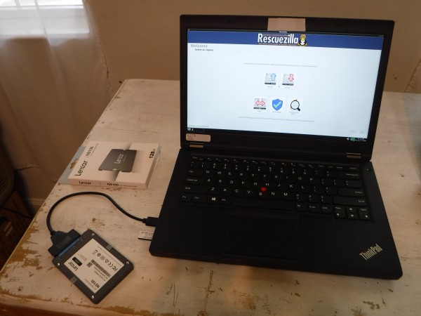 Cloner un disque rigide avec un cable SATA-�-USB et Rescuezilla.