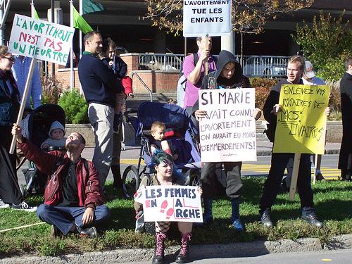 Certains pro-choix viennent s'installer du c�t� pro-vie