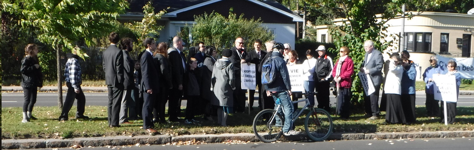 Une partie des priants, apr�s la Cha�ne.